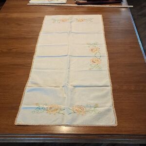 Vintage Runner With Water Lilies Embroidered On The Sides & Lace Trimmed edge.